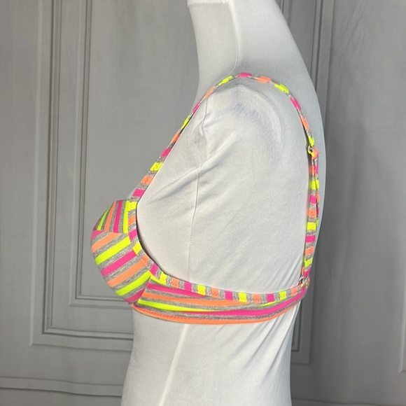 Neon swim top🖤 - Picture 4 of 6